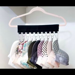 Hat hanger: qty 2